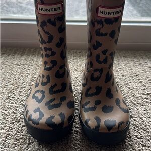 Hunter Black and Leopard Pattern Boots